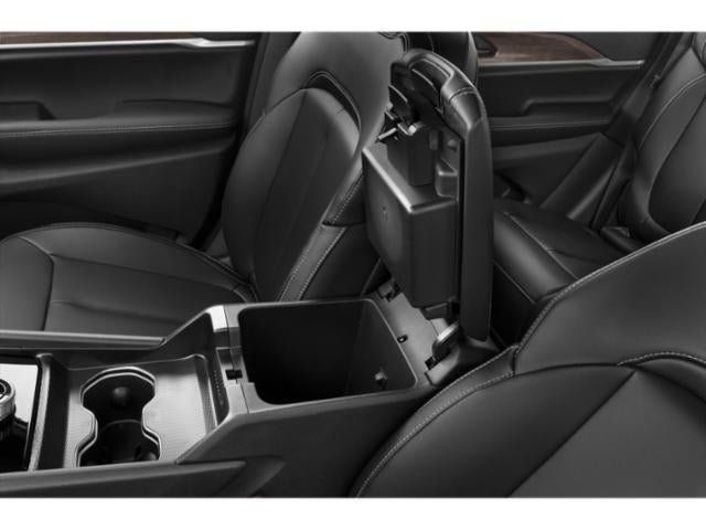 New 2027 Jeep Grand Cherokee Altitude RWD image 13