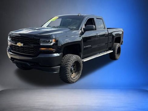 Used 2018 Chevrolet Silverado 1500 Custom w/ Custom Convenience Package AWD/4WD image 9