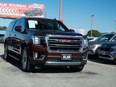Used 2023 GMC Yukon XL SLT image 4