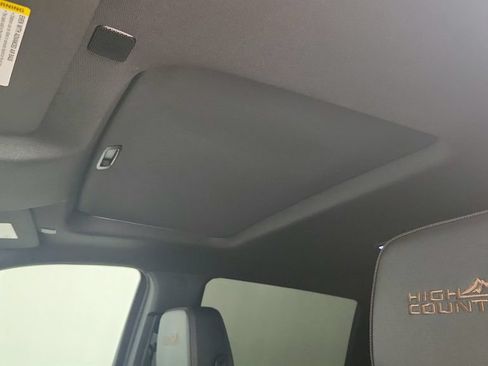 Certified 2025 Chevrolet Silverado 3500 High Country w/ High Country Premium Package AWD/4WD image 15