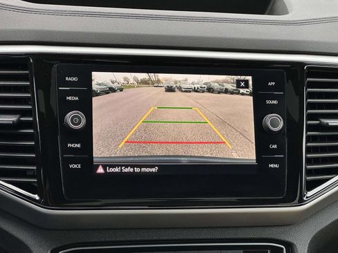 Used 2023 Volkswagen Atlas Cross Sport SE w/ Panoramic Sunroof Package image 18