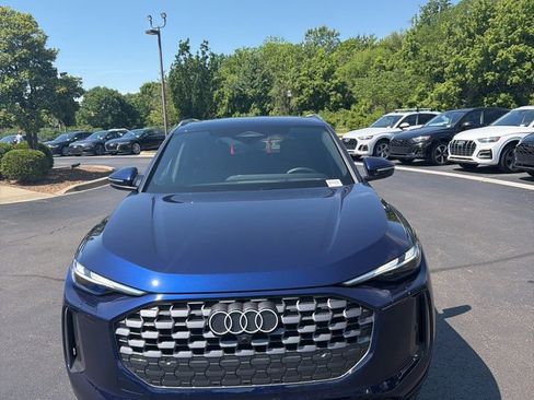 Certified 2025 Audi Q5 Premium w/ Convenience Package AWD/4WD image 2