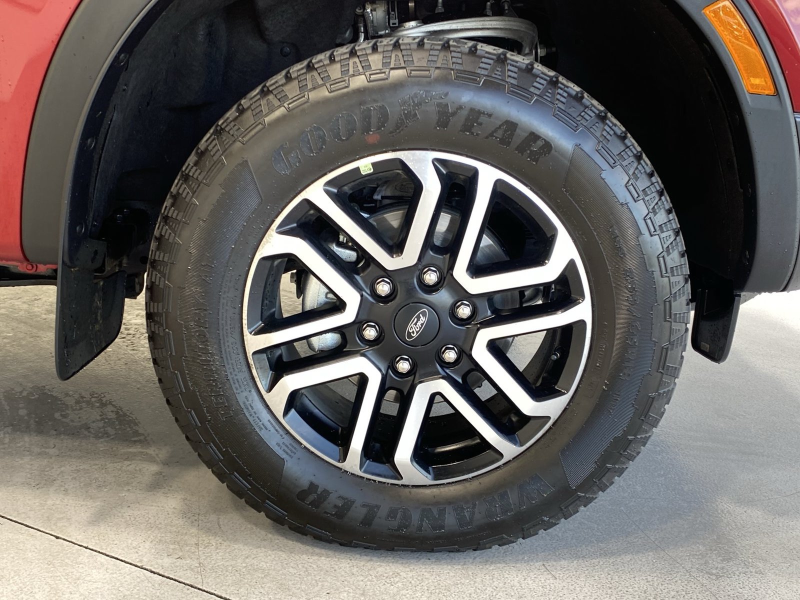 Used 2025 Ford Ranger Lariat w/ FX4 Off-Road Package AWD/4WD image 10