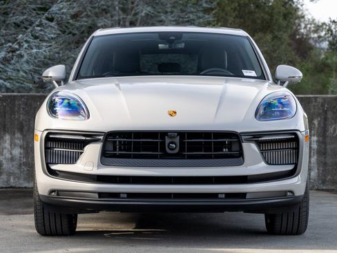 New 2026 Porsche Macan S image 8