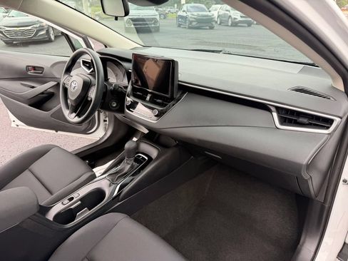 Used 2024 Toyota Corolla LE FWD image 30