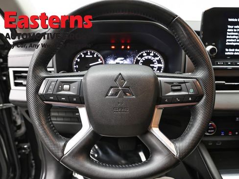 Used 2022 Mitsubishi Outlander SEL image 10