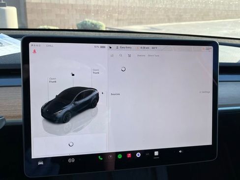 Used 2025 Tesla Model Y Long Range AWD/4WD image 18