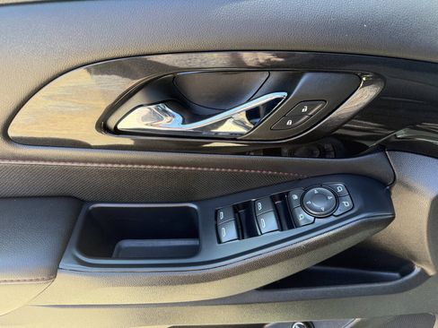 Used 2022 Chevrolet Traverse RS AWD/4WD image 16