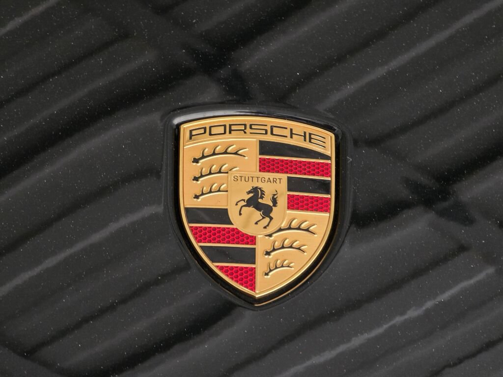 Certified 2026 Porsche Cayenne AWD/4WD image 34