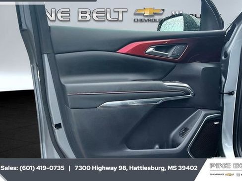 Certified 2024 Chevrolet Traverse RS image 17