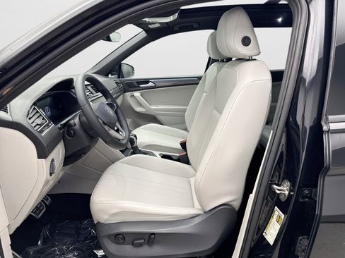 Used 2024 Volkswagen Tiguan SE R-Line AWD/4WD image 11