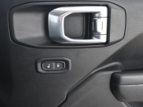 Used 2022 Jeep Wrangler Unlimited Willys image 20