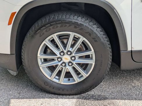 Used 2023 Chevrolet Traverse LT AWD/4WD image 12