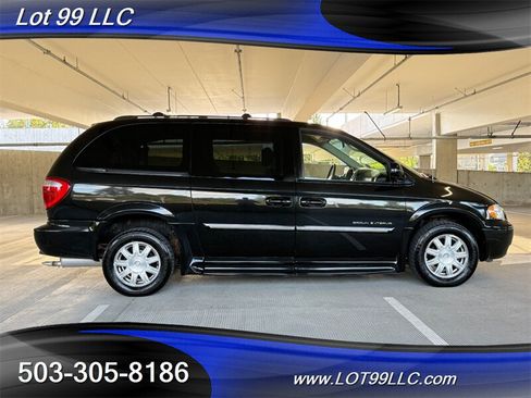Used 2006 Chrysler Town & Country Touring w/ Trailer Tow Prep Group FWD image 13