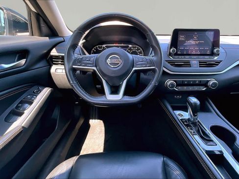 Used 2022 Nissan Altima 2.5 SR FWD image 6