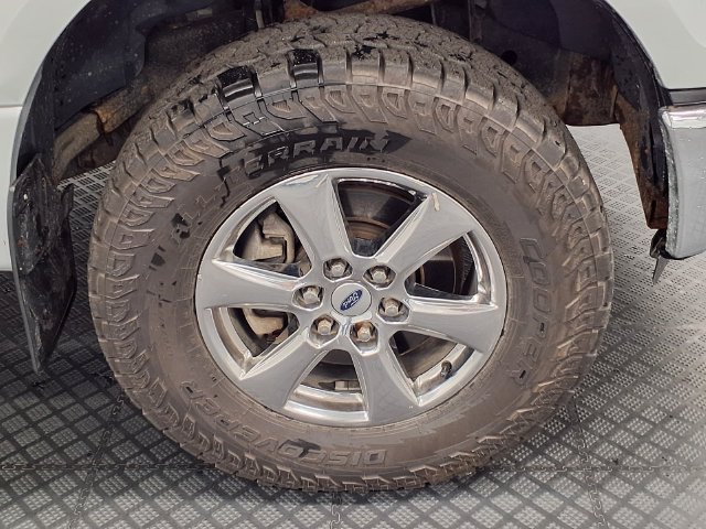 Used 2015 Ford F150 XLT w/ Equipment Group 302A Luxury AWD/4WD image 11