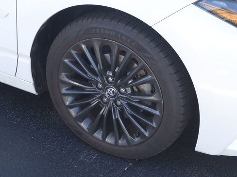 Used 2020 Toyota Avalon XSE w/ Carpet Mat Package FWD image 5