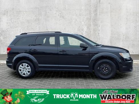 Used 2018 Dodge Journey SE w/ Connectivity Group image 2
