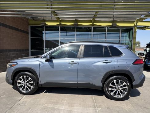 Used 2023 Toyota Corolla Cross XLE image 7