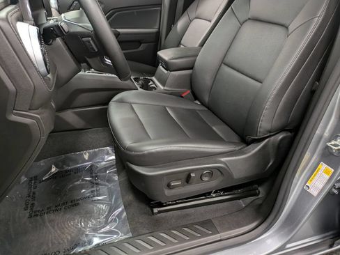 Used 2023 Chevrolet Colorado LT w/ LT Convenience Package III AWD/4WD image 11