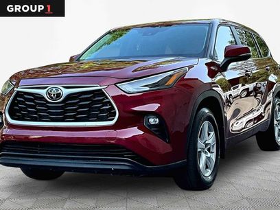 Certified 2025 Toyota Highlander LE