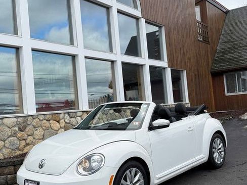 Used 2013 Volkswagen Beetle TDI image 30