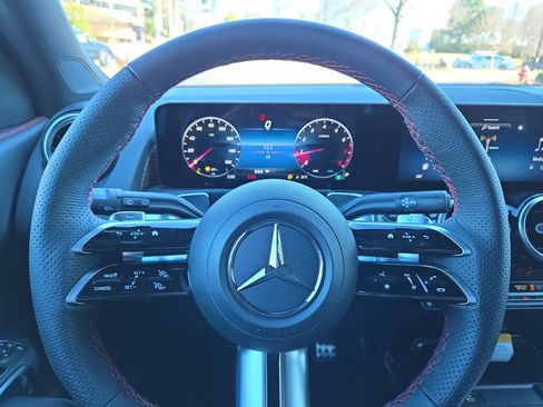Used 2026 Mercedes-Benz GLB 250 4MATIC image 19