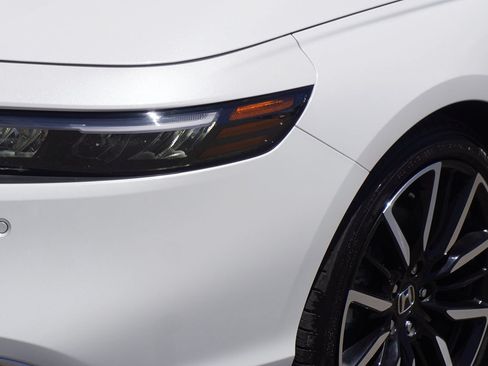 Used 2025 Honda Accord Touring image 2