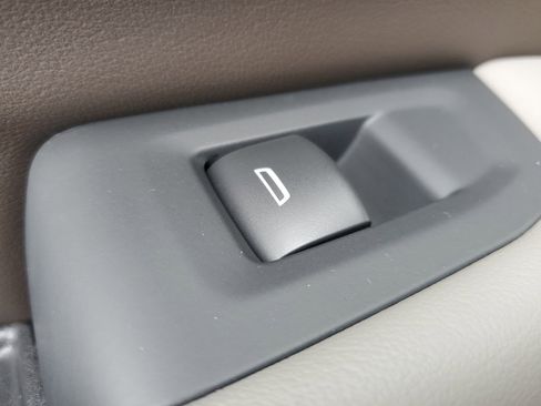 New 2026 GMC Yukon Elevation image 13