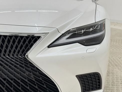 Used 2022 Lexus LS 500 w/ Interior Upgrade Package RWD image 11