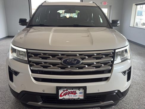 Used 2018 Ford Explorer XLT w/ Equipment Group 202A AWD/4WD image 6
