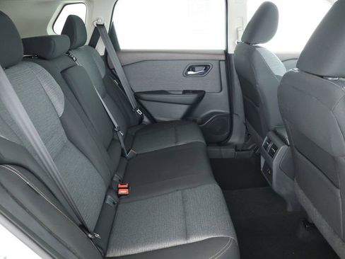 Used 2021 Nissan Rogue SV image 21