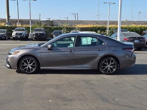 Used 2024 Toyota Camry SE FWD image 12