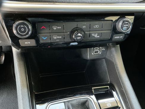 Used 2023 Jeep Compass Sport image 27