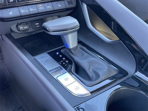 Used 2025 Hyundai Elantra SEL image 19