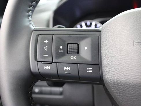 Certified 2026 Nissan Rogue SV FWD image 25