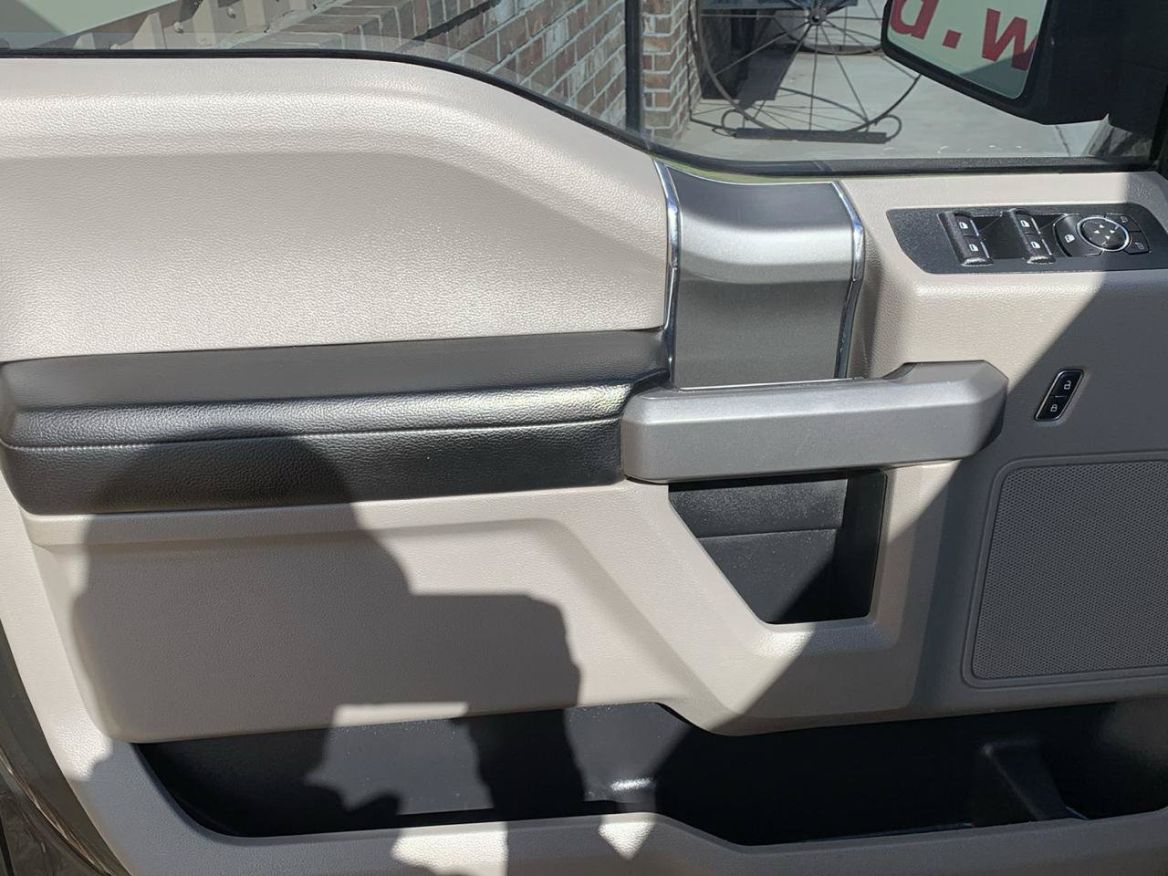 Used 2016 Ford F150 XLT w/ Equipment Group 302A Luxury RWD image 24