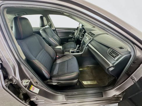 Used 2015 Toyota Camry SE FWD image 28