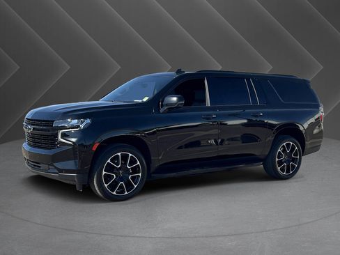 Certified 2024 Chevrolet Suburban RST w/ Luxury Package AWD/4WD image 34