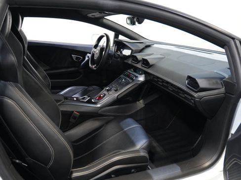 Used 2015 Lamborghini Huracan LP 610-4 AWD/4WD image 30
