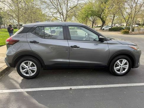Used 2023 Nissan Kicks S image 4