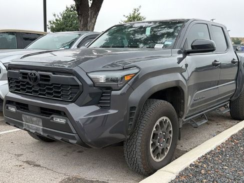 Used 2024 Toyota Tacoma TRD Off-Road AWD/4WD image 15