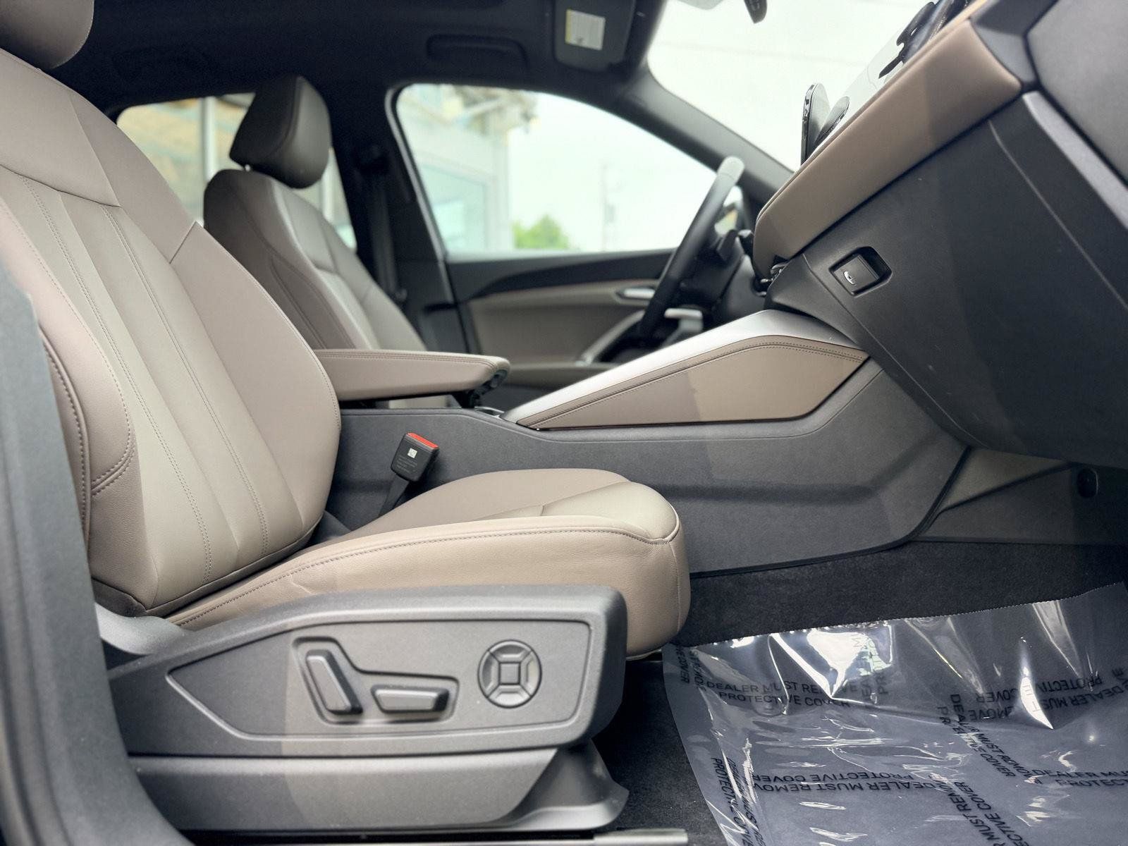 Certified 2025 Audi Q5 Premium w/ Convenience Package AWD/4WD image 21