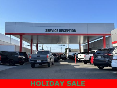 Used 2023 Toyota Camry LE image 33