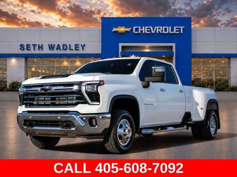 Used 2025 Chevrolet Silverado 3500 LTZ w/ LTZ Convenience Package AWD/4WD image 3