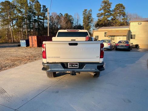 Used 2020 Chevrolet Silverado 2500 LT w/ Convenience Package image 22