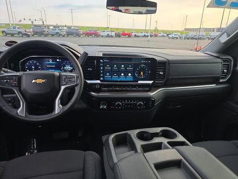 Certified 2023 Chevrolet Silverado 1500 LT AWD/4WD image 15