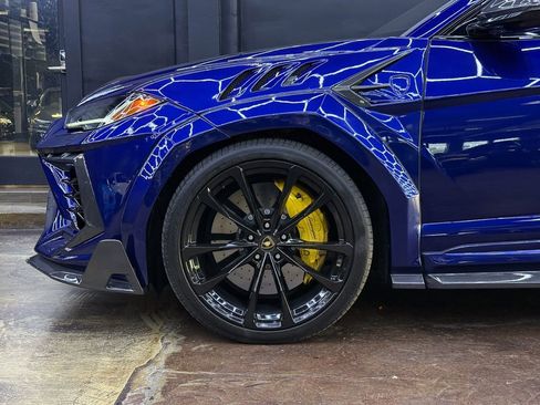 Used 2022 Lamborghini Urus AWD/4WD image 4