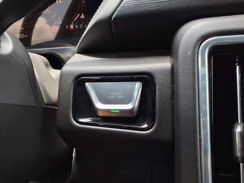 Used 2025 GMC Yukon XL Denali AWD/4WD image 27