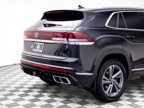 Used 2024 Volkswagen Atlas Cross Sport SEL R-Line AWD/4WD image 39